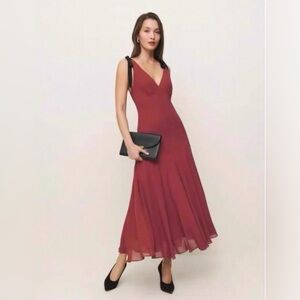 New Women Elegant Burgundy Midi Dress with Black Ties size M